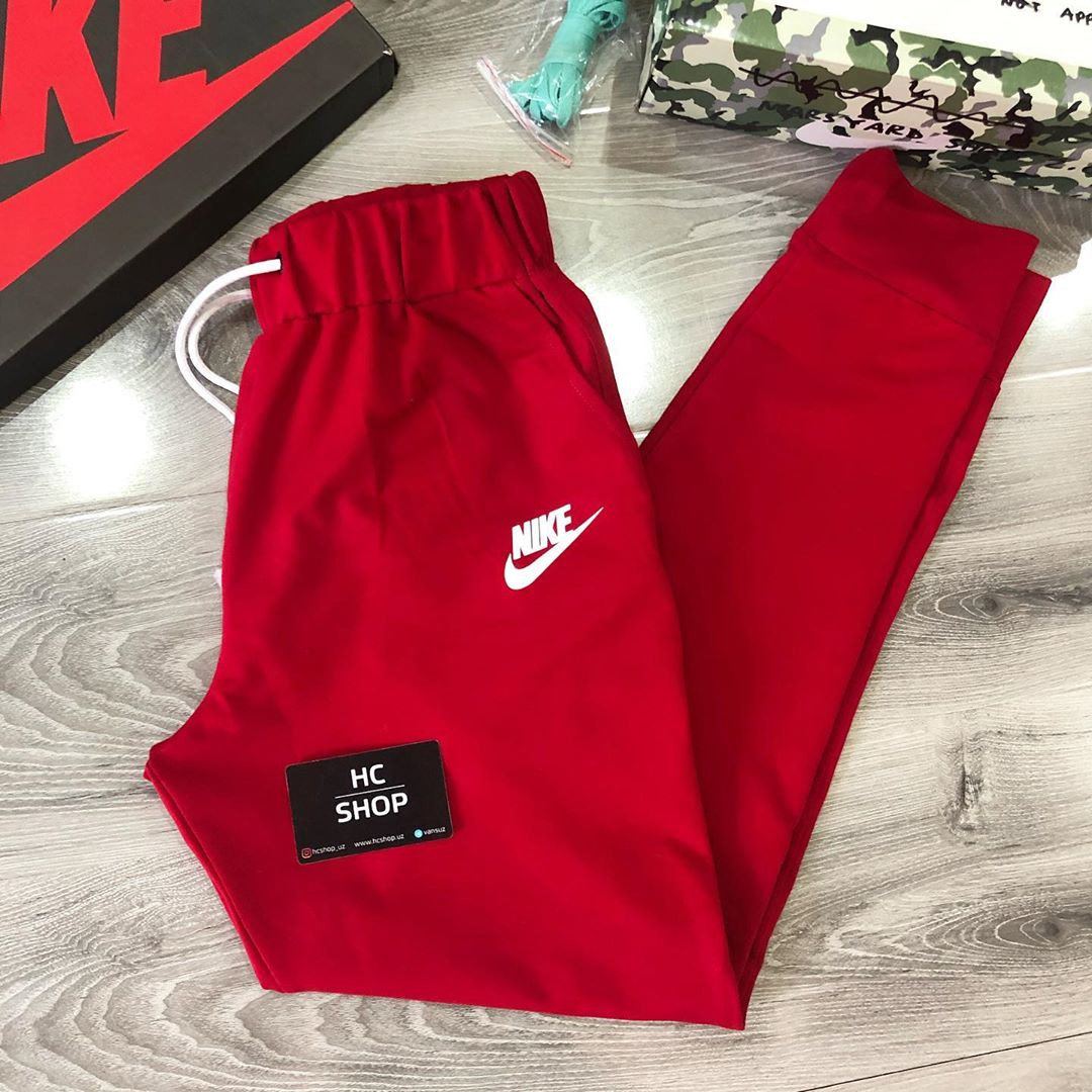 Штаны Nike красные