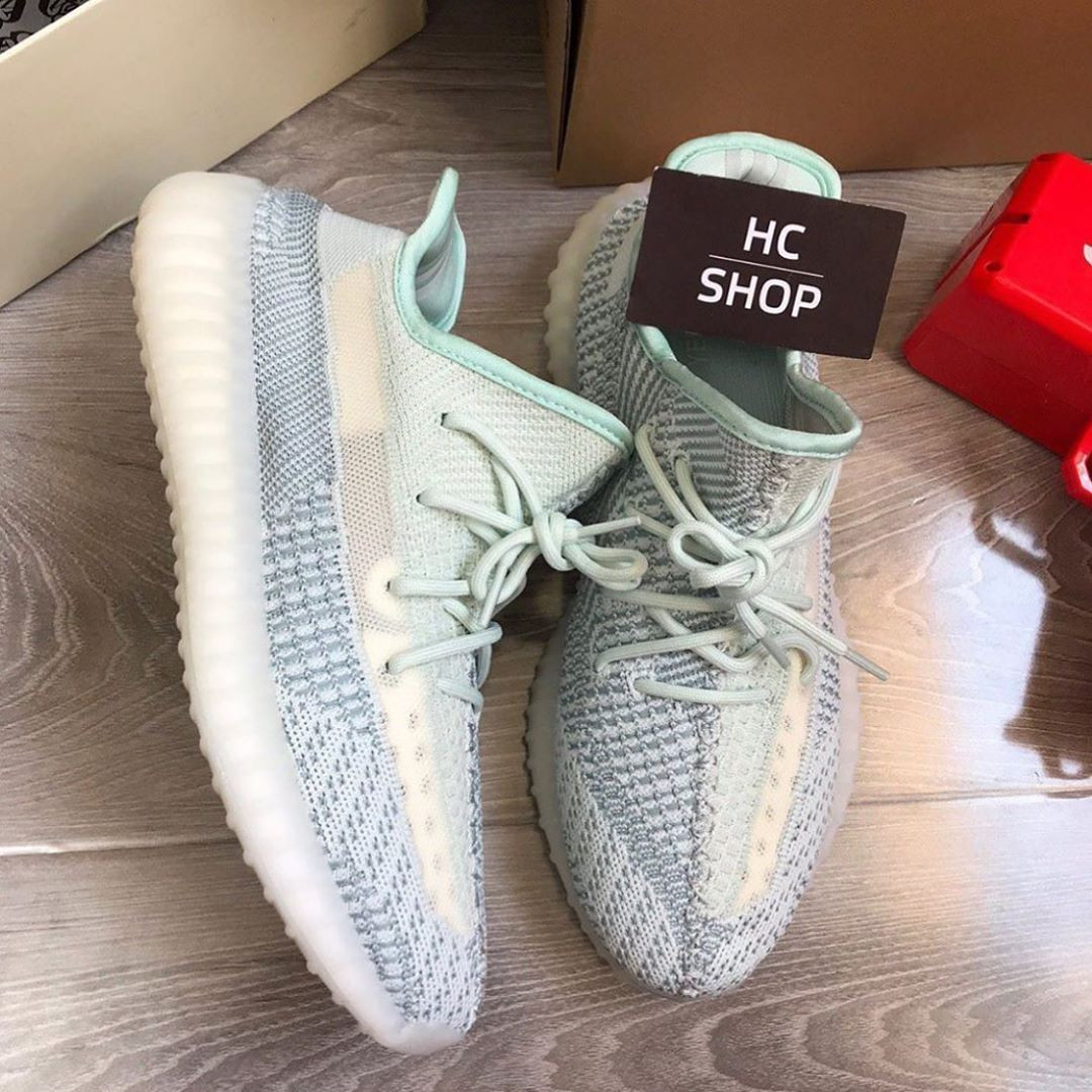 Yeezy 350v2 cloudwhite
