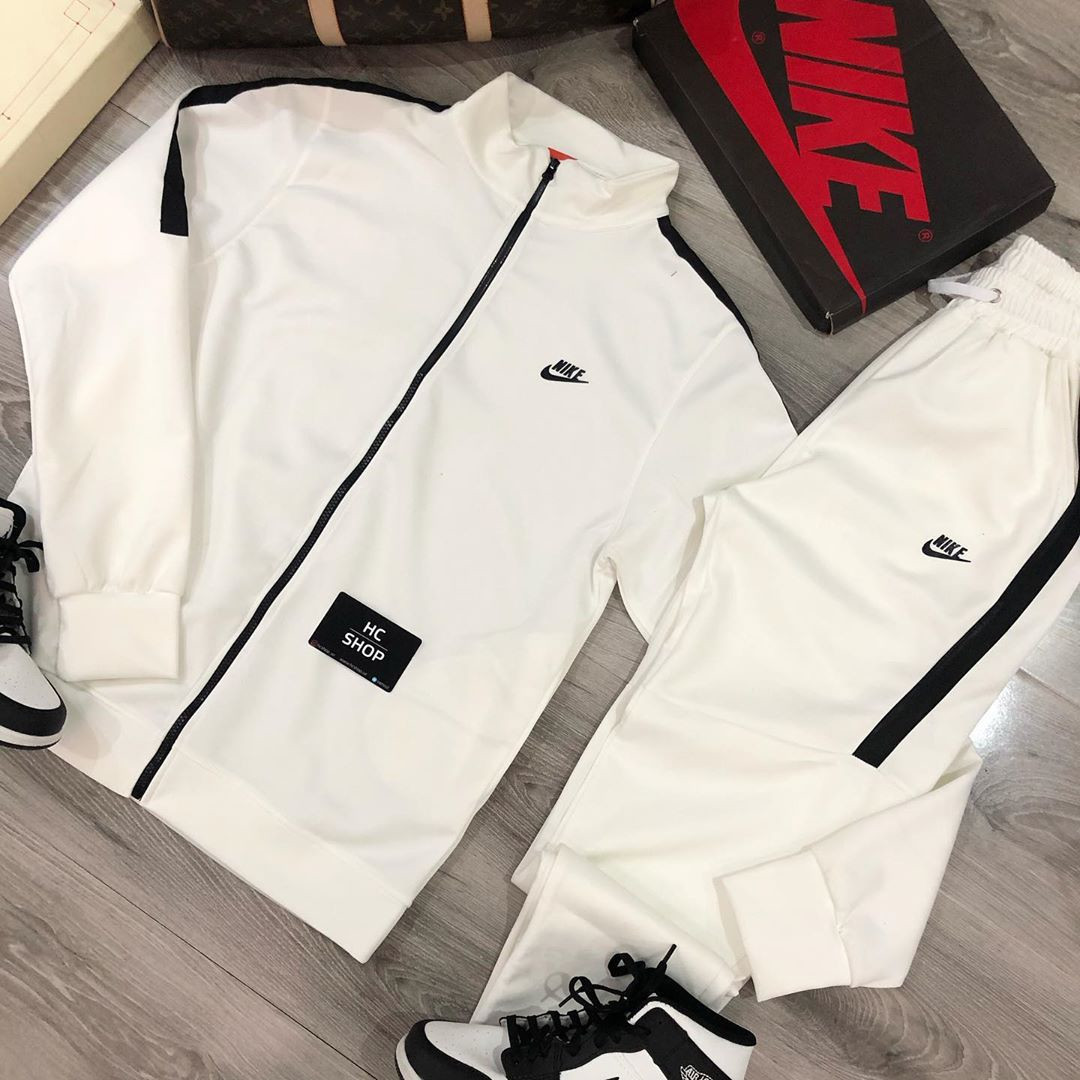 Спортивный комплект Nike белый
