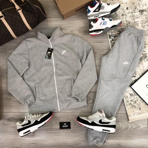 Спортивный комплект Nike