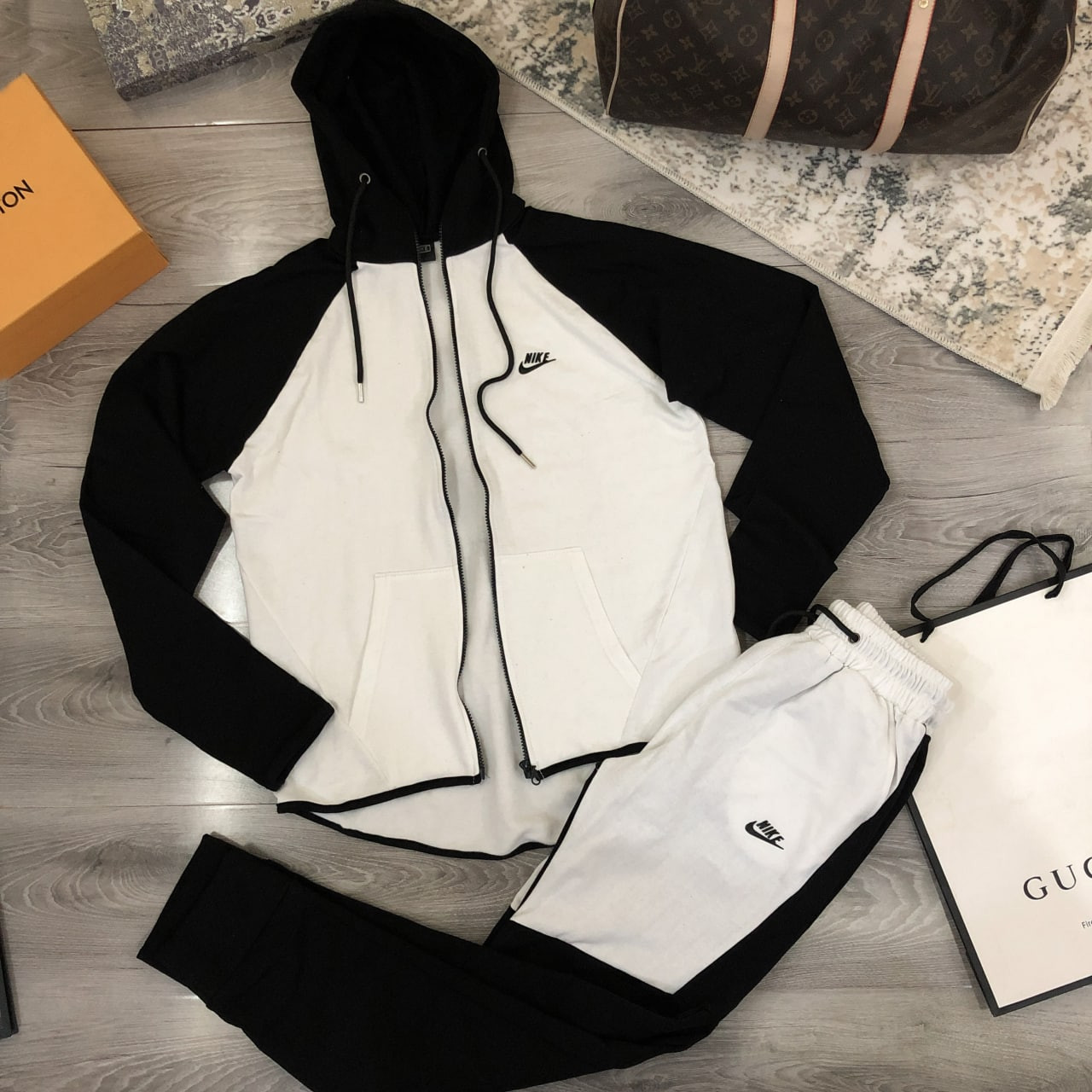 Спортивный комплект Nike