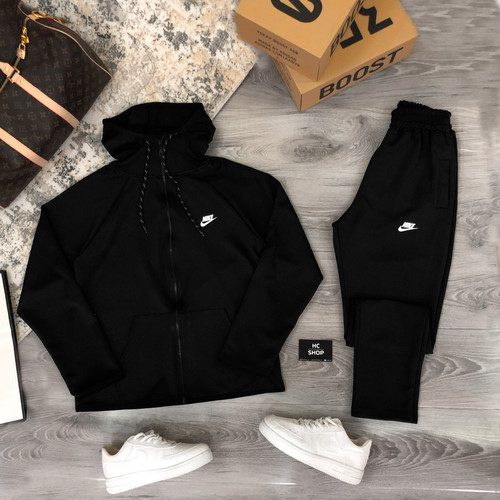 Спортивный черный комплект Nike