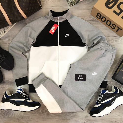 Спортивный комплект Nike