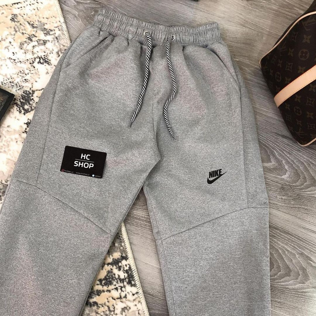 Серые штаны Nike