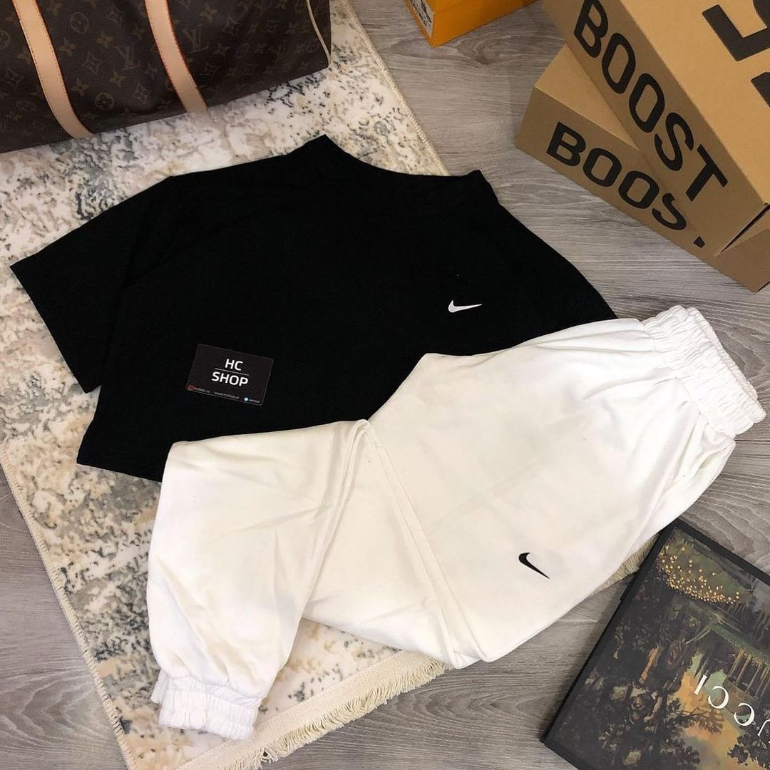 Женский комплект Nike